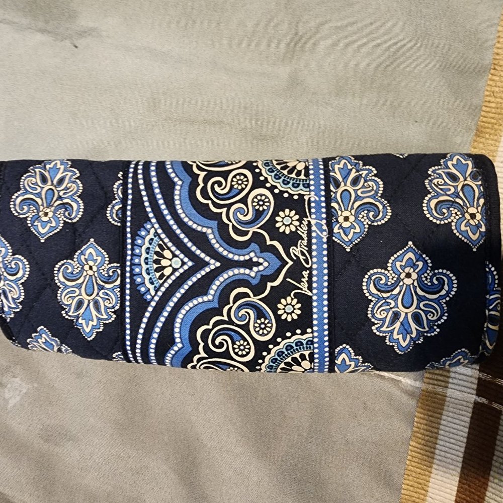 Purses - Picture 2 of 7